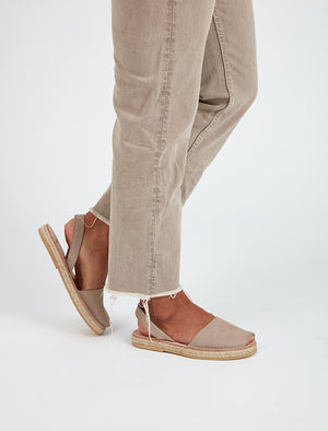grey stone menorquina on feet, son oliva