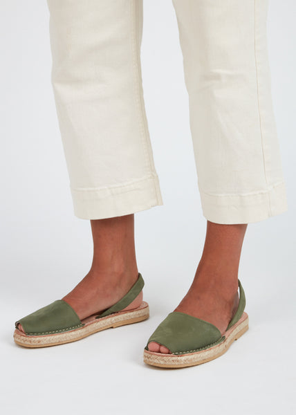 Load image into Gallery viewer, olive green menorquina on feet, son oliva
