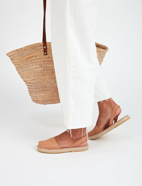 Load image into Gallery viewer, sand beige  menorquina on feet, son oliva
